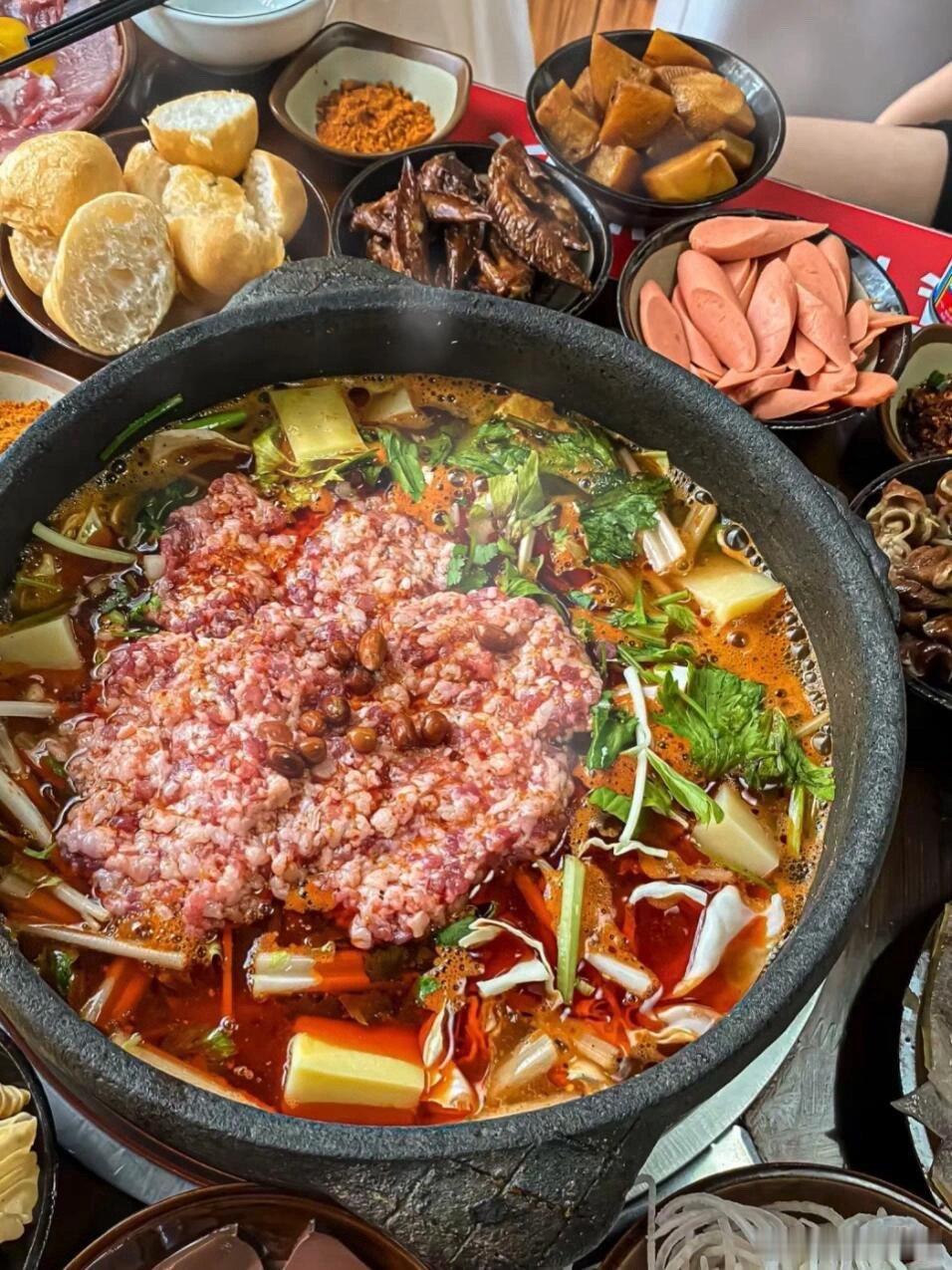 #吃酸这件事贵州人没输过#咱就是说真的是感觉贵州人吃酸已经到达了一个新的高度，不