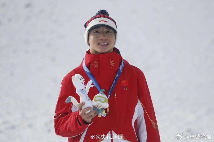 【九图直击中国冰雪健儿比赛瞬间】北京时间今日17:45，2026米兰冬奥自由式滑