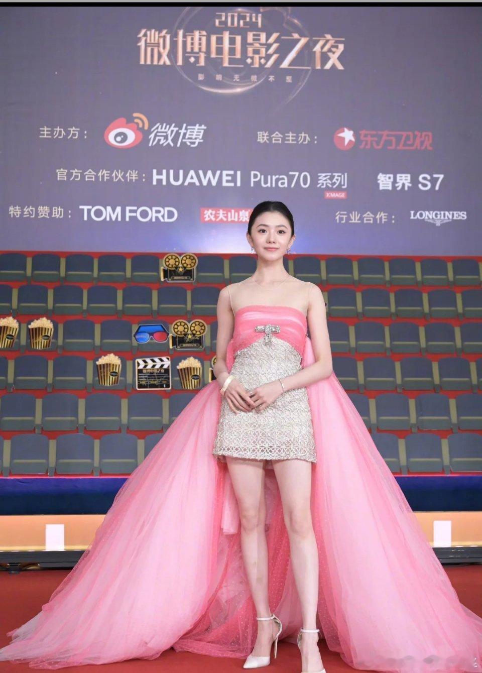 这造型真的辣眼睛，什么也敢往外穿！ ​​​