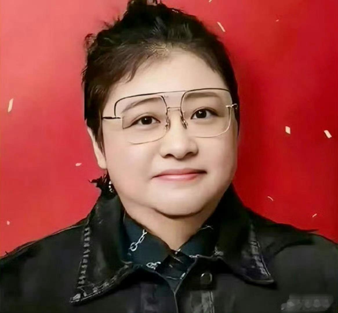 韩红自爆以前是校花，看了她18岁的军装照 她果然没骗人 