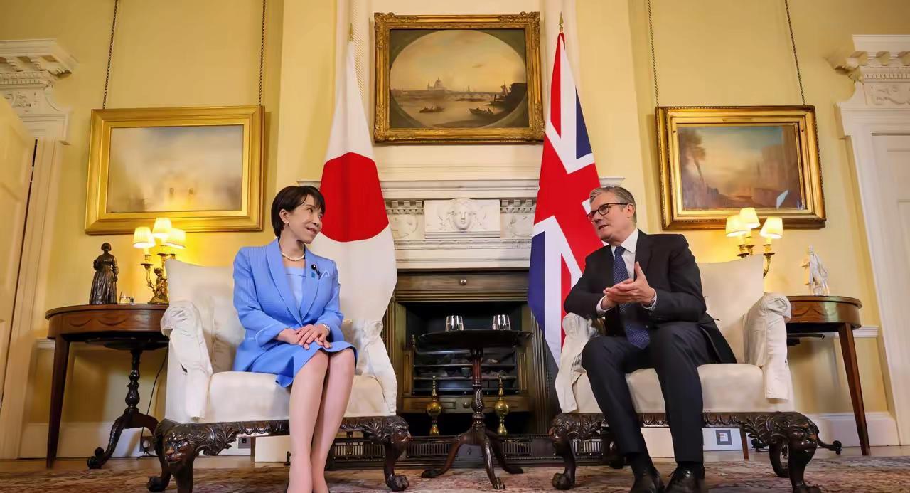 当地时间6月14日，高市早苗离开了英国，前往意大利出访。

出发前话放得足够猛，