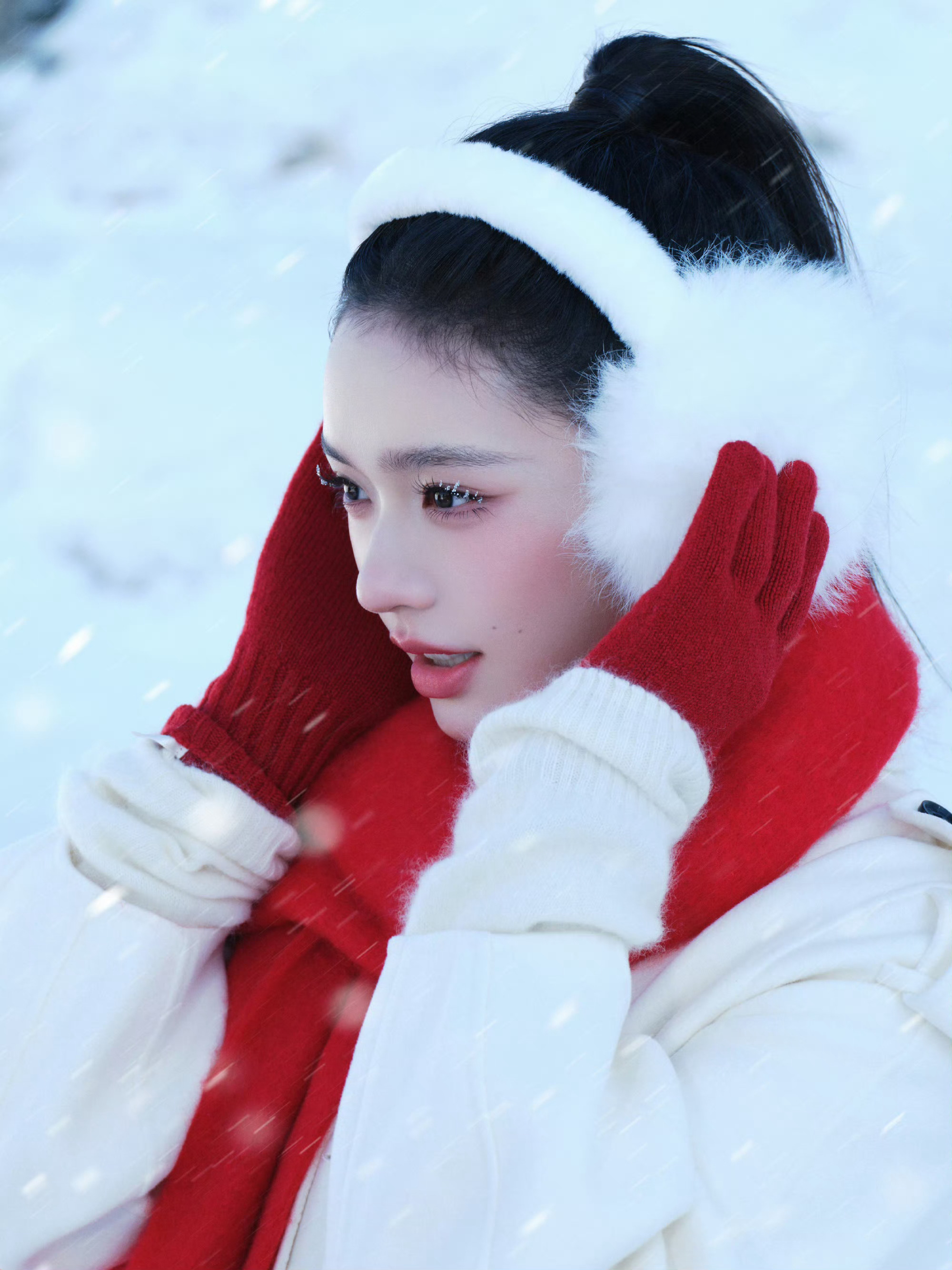 林允是一颗超甜的草莓雪媚娘，这个冬日想和你一起度过