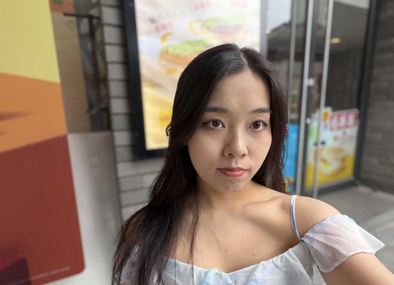 很难想象有人会在西安的六月冻感冒
出门前：下过雨咋了，那也是六月的西安[抠鼻]