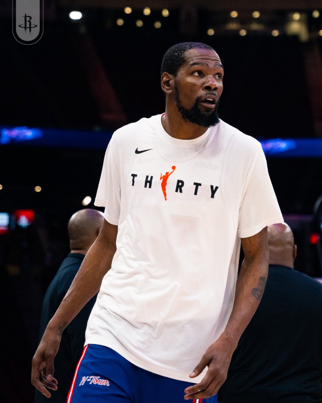 一输球啥鬼话都来了之前连胜屁都不放一个你杜背靠背昨天38分钟今天39分钟这赛季就