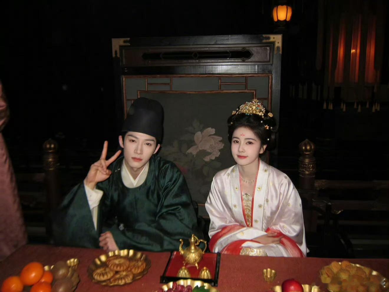 唐宫奇案之青雾风鸣 我的评分：白鹿王星越喝同一杯饮料 谁没被这波氛围感甜晕！吸管