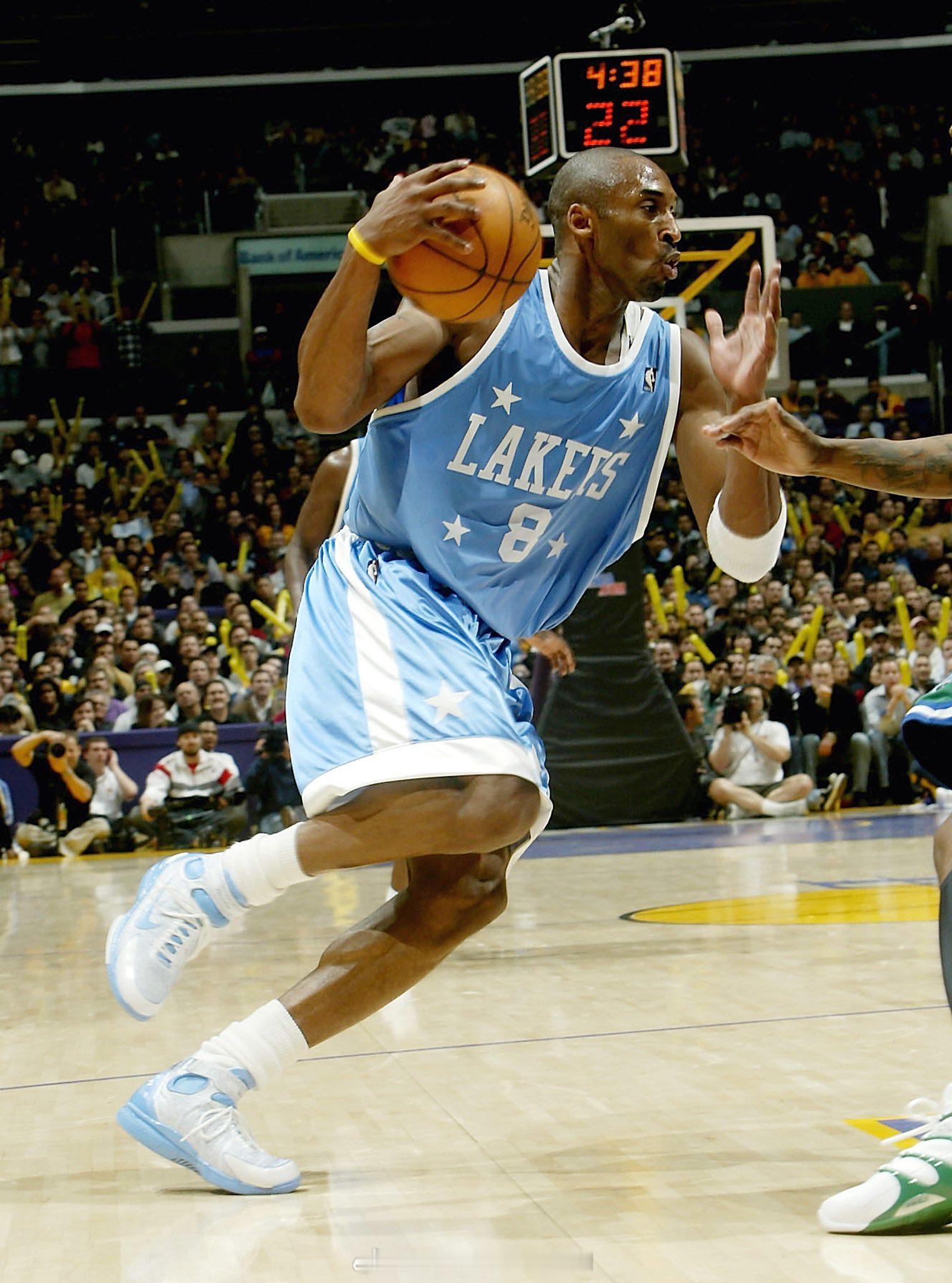 这款湖人队的球衣少见！ 