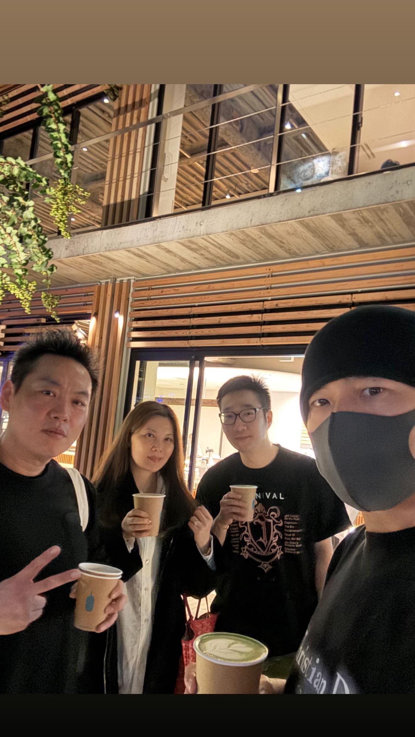 杰伦分享最新合照✌🏻 ​​​