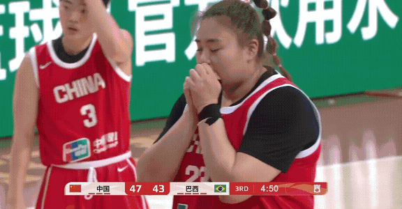 大宝贝刘禹彤在场上还是有一定作用的，她可以和李月汝在内线中锋位置轮换，让韩旭可以