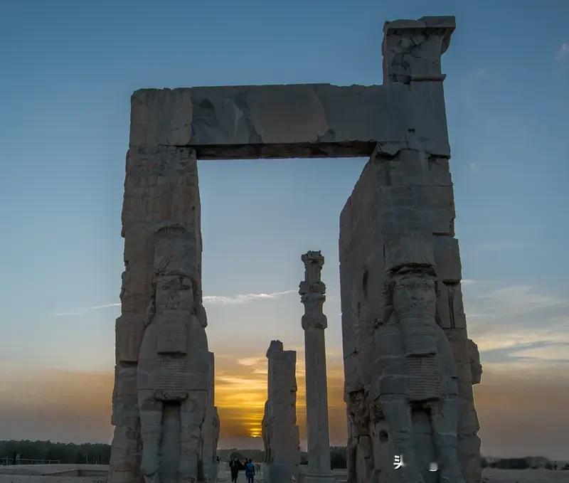 最后1小时紧急刹车！特朗普刚放完狠话就停火，台阶找得太丝滑
 
眼看打击伊朗的最