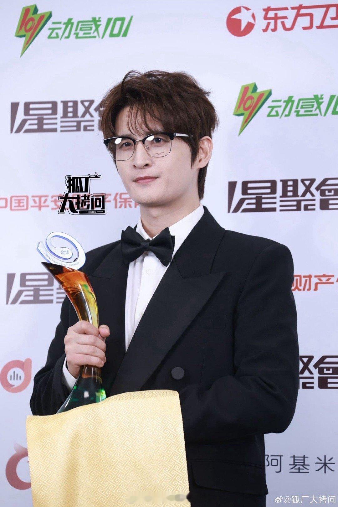 张远和13年前的自己callback了 13年前后的东方风云榜，张远完成了一场动