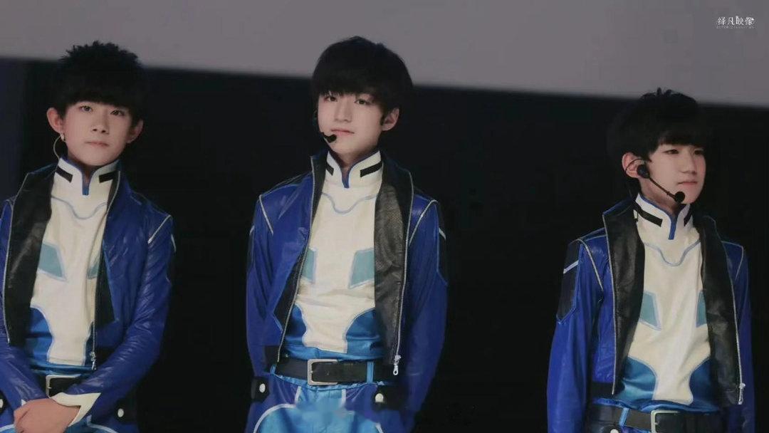 TFBOYS都拍了吻戏嗯嗯、不知不觉中三小只都长大了、拍了也很正常 