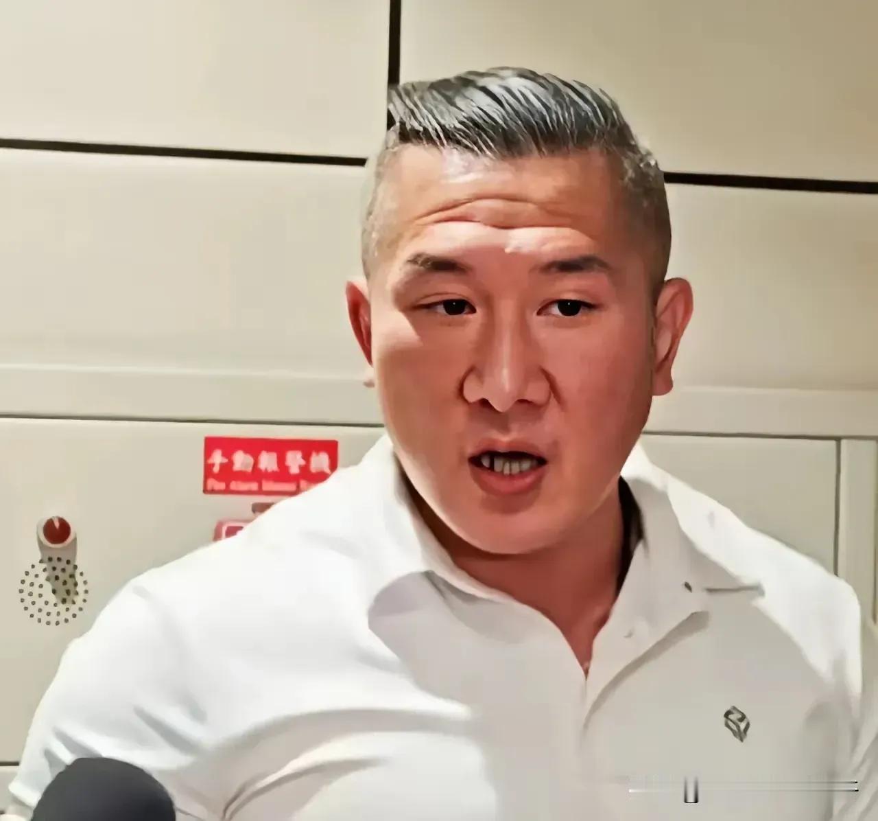 馆长是台湾第一人，喊出：听党指挥，能打胜仗！

自从馆长去了一趟澳门，格局打开了