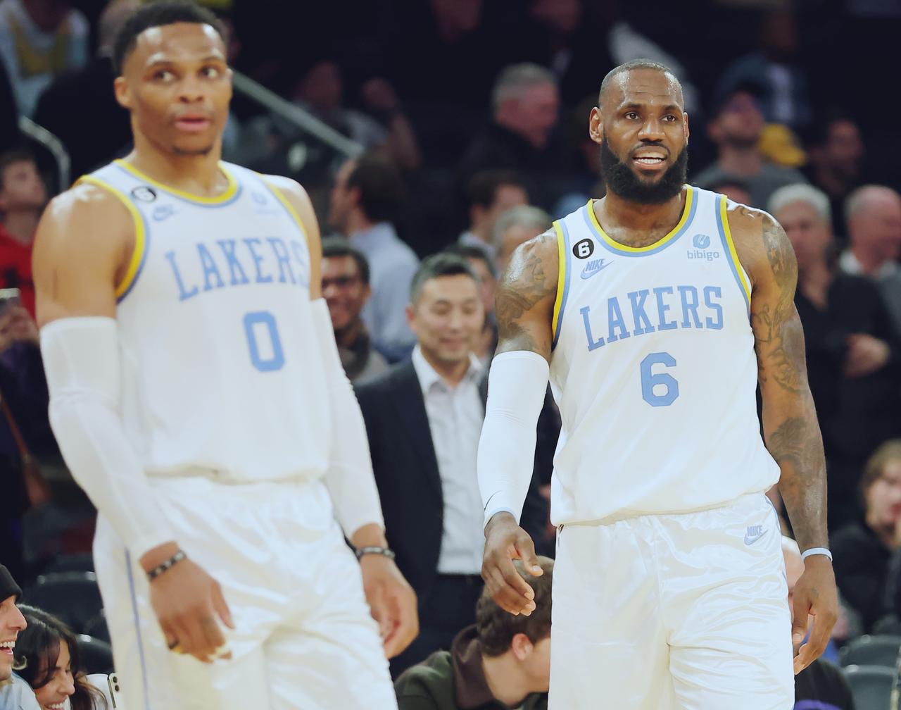 场均15+6仍无人问津？匿名球探曝威少遭全联盟冷落，三双王真要离开NBA？
 