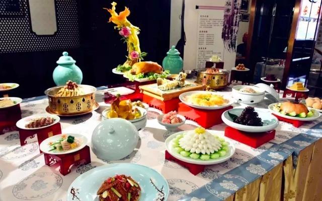 多位外国领导人聚天津开上合峰会，本是聊合作、谈发展的严肃场合，结果最后让他们集体