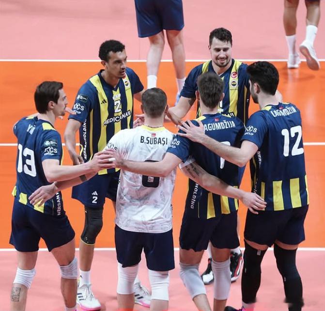 排球 🔵🟡 费内巴切排球项目，25/26赛季的比赛全部结束：📍 女子组❌ 