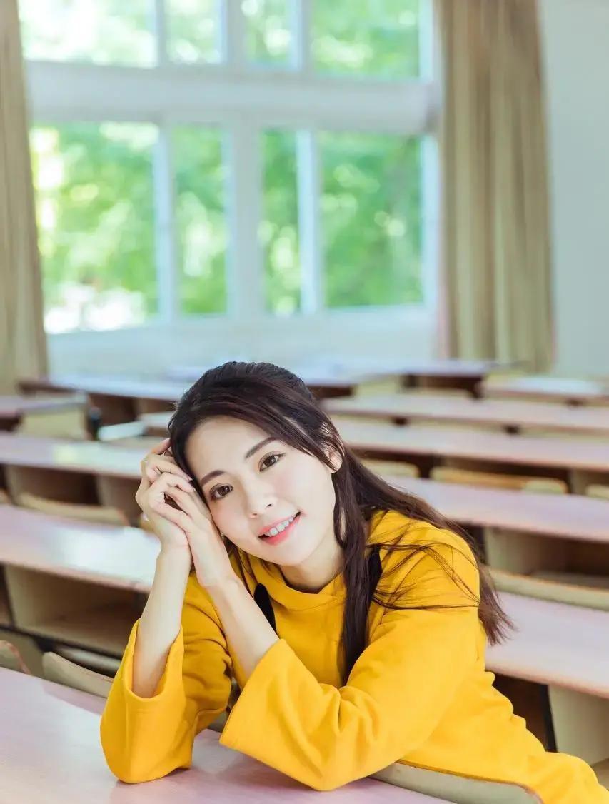 2024年6月，西安31岁女护士董文卉在车里提出分手，却被同居男友师某某当场持双