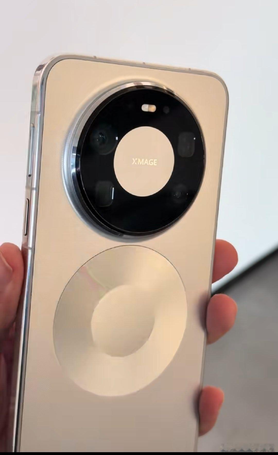 早早就把我的pura 80给升级鸿蒙6了，用起来确实流畅，鸿蒙系统虽说起步比较晚