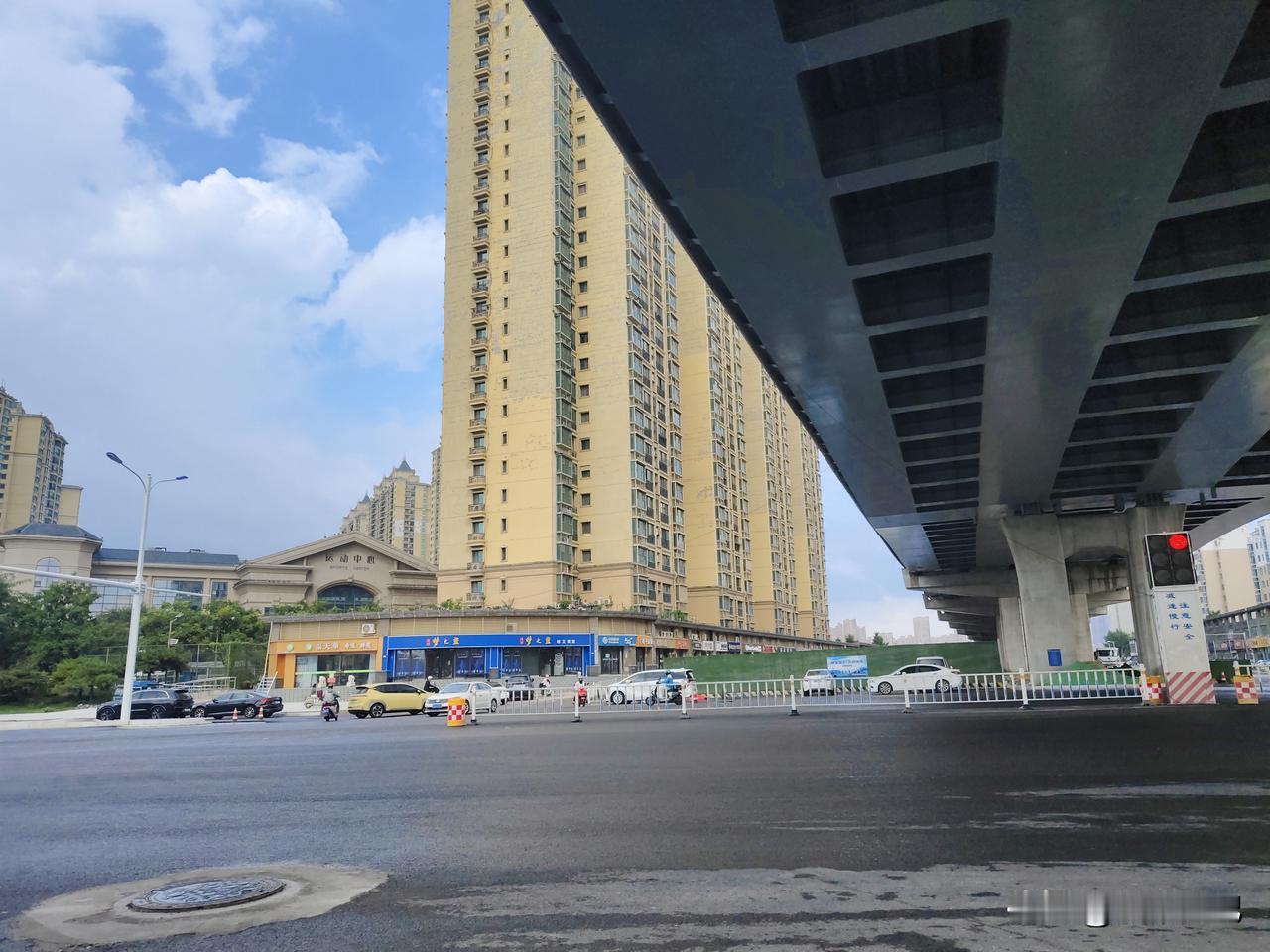 看苏北宿迁的环城北路高架，即将通车，现在是宿迁大道，一个城市的综合城建，看的从来