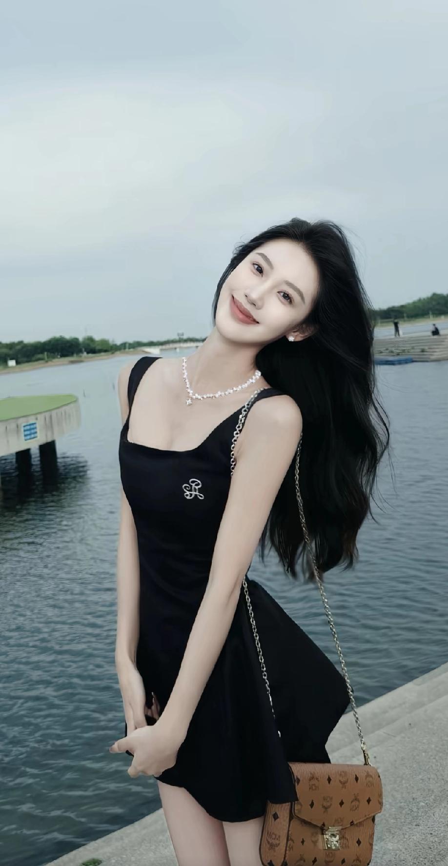 美女 女神 甜美 御姐 吊带裙