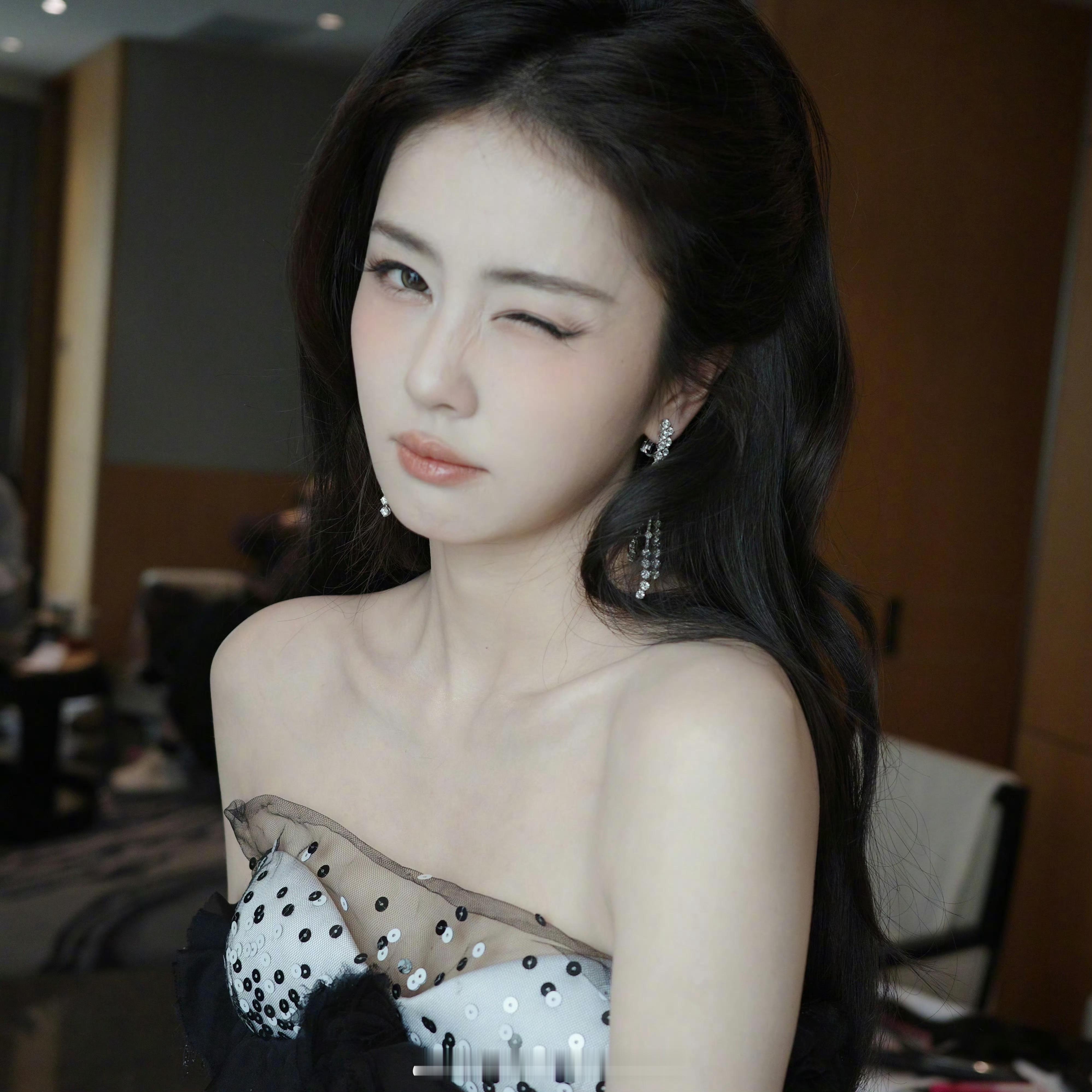 白鹿冬至快乐，好漂亮的白梦妍 