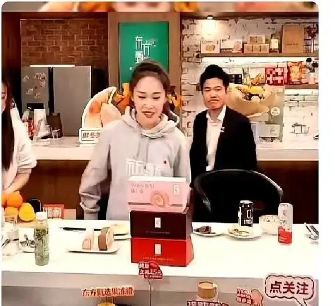 道歉视频第14个月才发
 
2022年最后一天，东方优优在直播间说错话，成了压垮