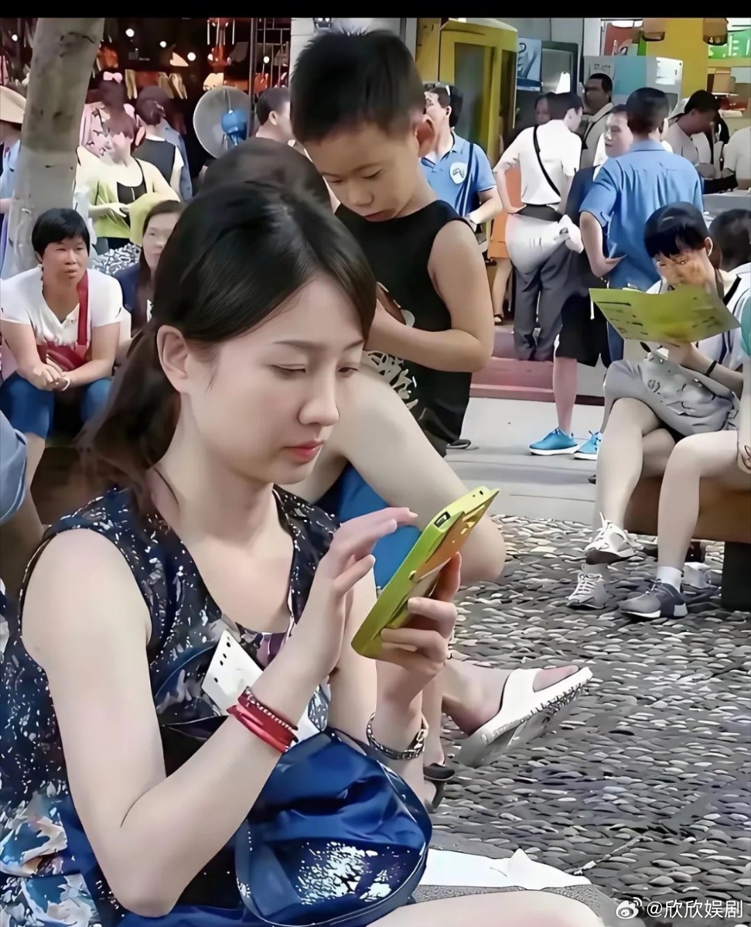 这么漂亮的基因，不生三胎就太可惜了吧？ 