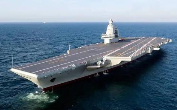 福建舰不会再有第二艘，交付一再推迟，压根不是技术卡了壳，而是海军在借着这艘船“打