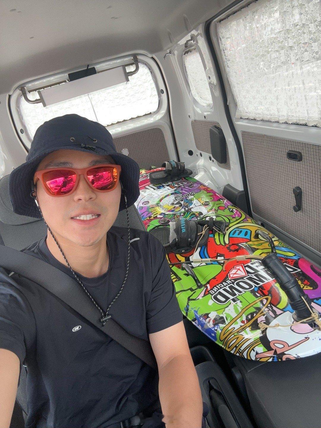 走！玩水去[嘻嘻]之光EV这个场景真的超级好用的！这块动力板，我试过很多SUV放