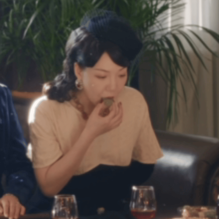 吴莫愁这一秒过火这一秒过火 说真的慕容锦瑞这种大姐谁家没有啊，怕归怕管归管，硬着