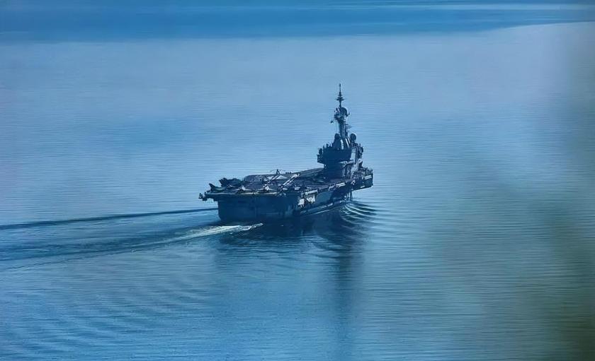 美伊签订谅解备忘录稳局势，法国戴高乐号撤离中东，排雷力量原地待命
 
据新华社7
