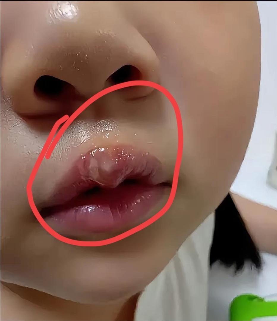 人到了中年再看徐州幼儿园这桩事，
蕞大的庆幸，
是我家孩子没落在这个陈老师手里。