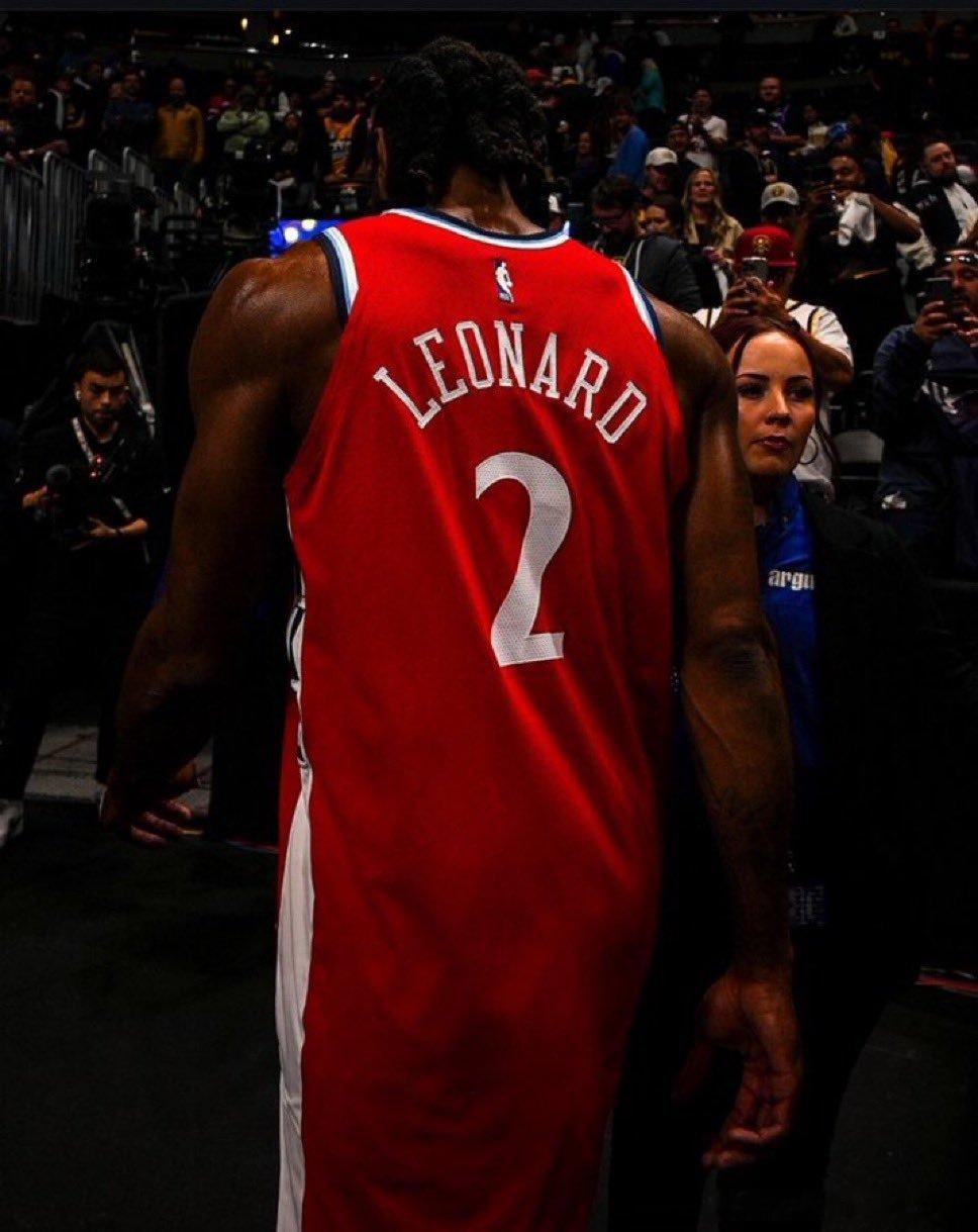 NBA  科怀·伦纳德过去5场比赛数据：场均40.4分场均7.8个篮板场均4.2