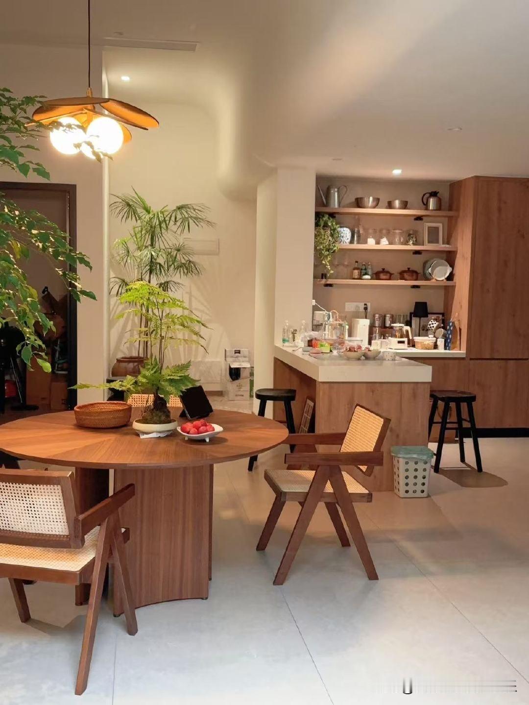 珠海楼市现在又降了。
在过去的13个月里面，珠海房价还是降了一波。
珠海横琴区房