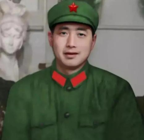 1979年，知青宋万春和战友外出采购，中午点了碗面条，一个女乞丐凑近，抓了一把面