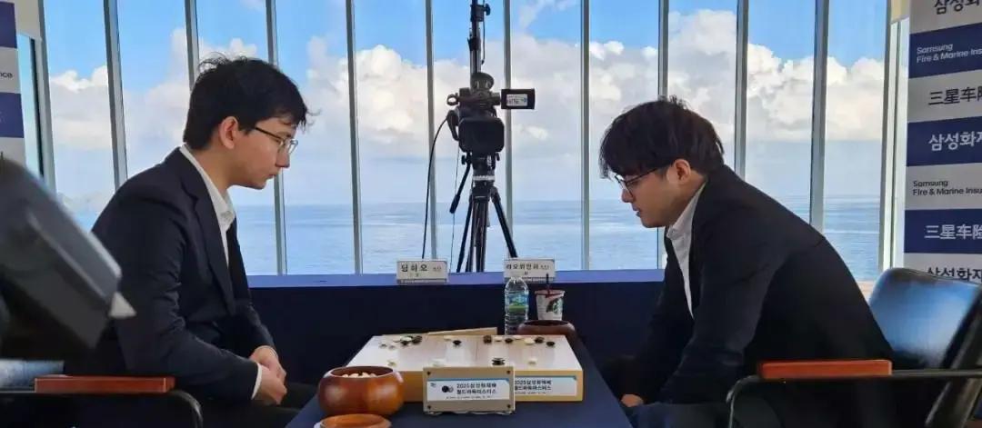 聂卫平那句话，真是扎心。
他说王星昊是“最接近AI的人类棋手”。
这话听着像夸奖