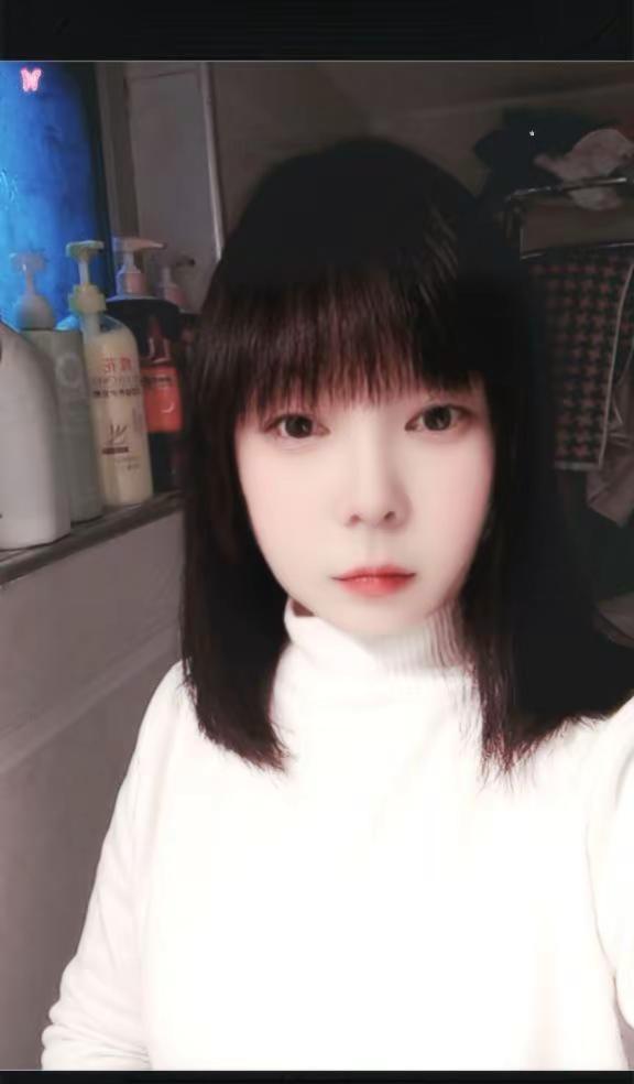 做个温暖的人，以最大的平静，去爱我们不确定的生活，人静，心安，物简，知足…………