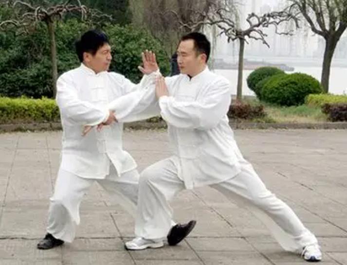 用怎样的速度打杨式太极最适宜





在传统杨式太极的传承里，85 式和 11