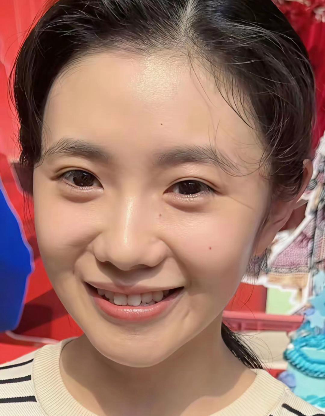 刘浩﻿‏存‏﻿，素颜清纯，﻿白月光本人。 