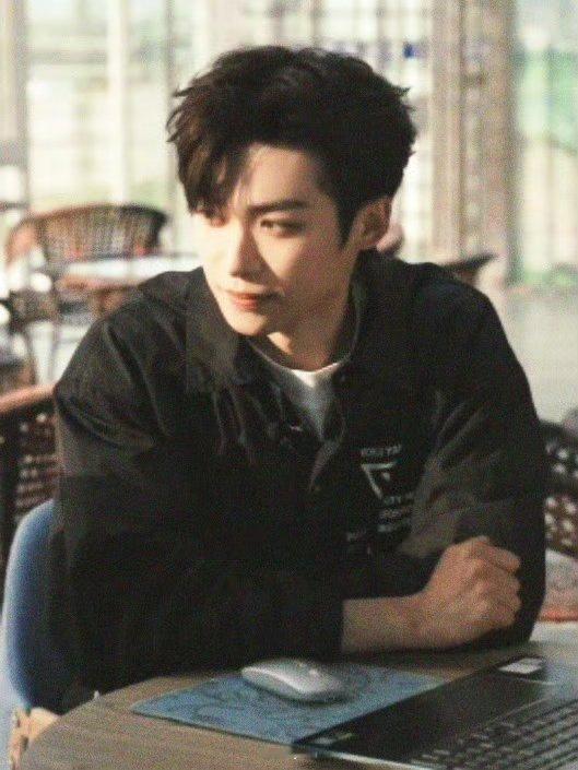 梓渝 一日飞行员体验帅成这样。。