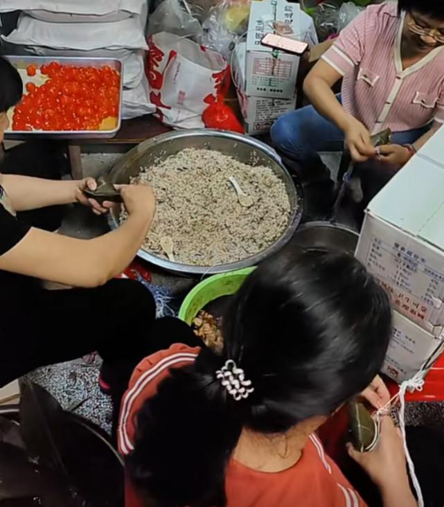 娘家的俩哥哥十多年都不和睦，端午的时候我同时收到他们的邀请，这下把我给难住了！