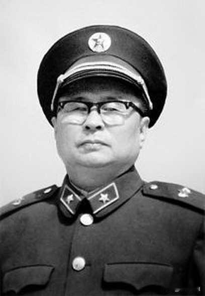 康星火（1927年~2007年），男，河南省修武县西村乡虎路峪村人，中共党员。曾