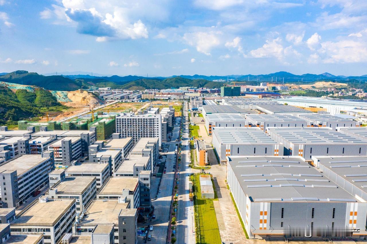 住宅用地70年届满自动续期，那么工业用地50年届满怎么续期呢？
BOSS李在广东