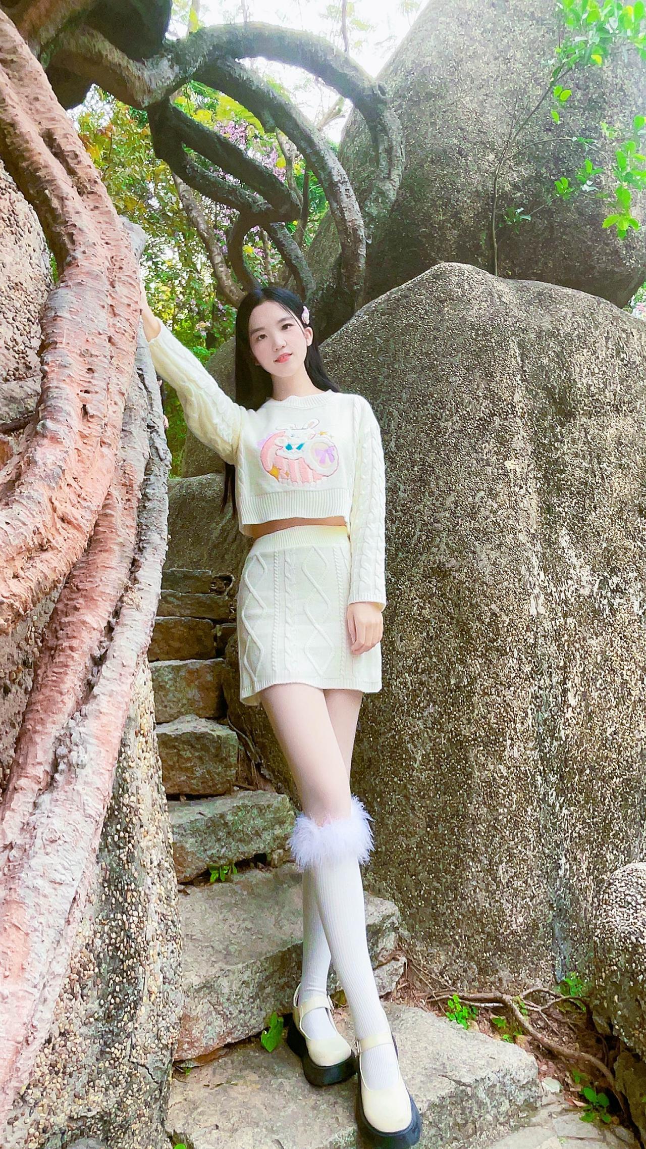 小腿袜 毛绒袜 白袜子 ootd穿搭 美女