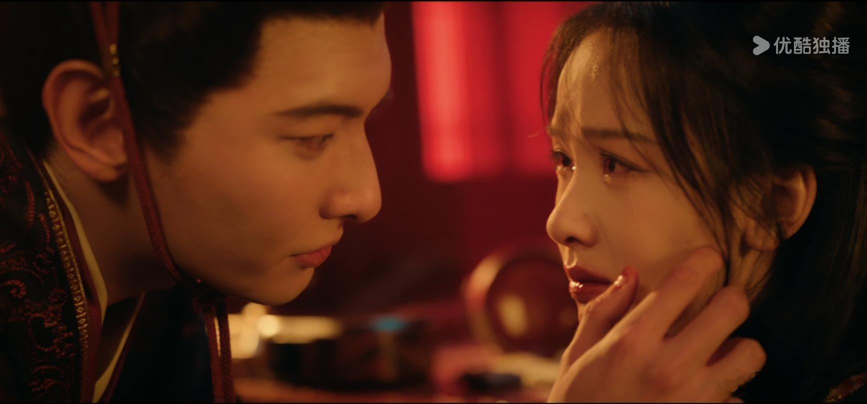 翘楚 看进去了…超出预期 。第一集的剧情节奏音乐演员造型，没有明显短板 