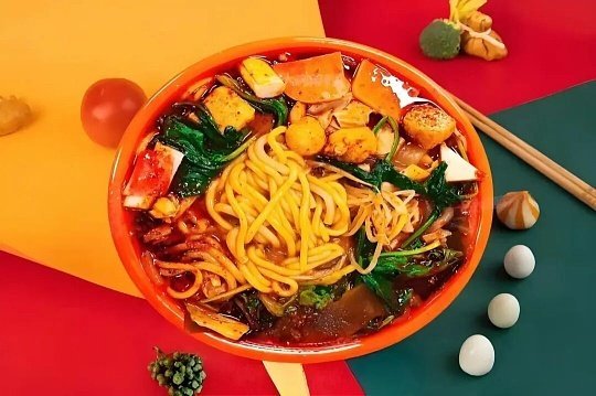 36岁女子确诊食管癌半年后去世我们总追求吃饭效率、偏爱滚烫口感，却忽略食道一直在