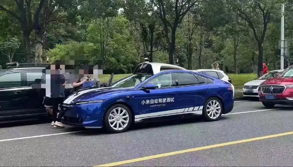 小米汽车智驾更名为辅助驾驶很感慨，2022年的时候小米那台蓝色比亚迪汉自动驾驶测