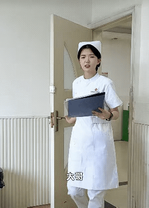 虽然很好笑，但这个时候没忍住，会不会显的不专业？[耶][耶][耶][耶][耶][