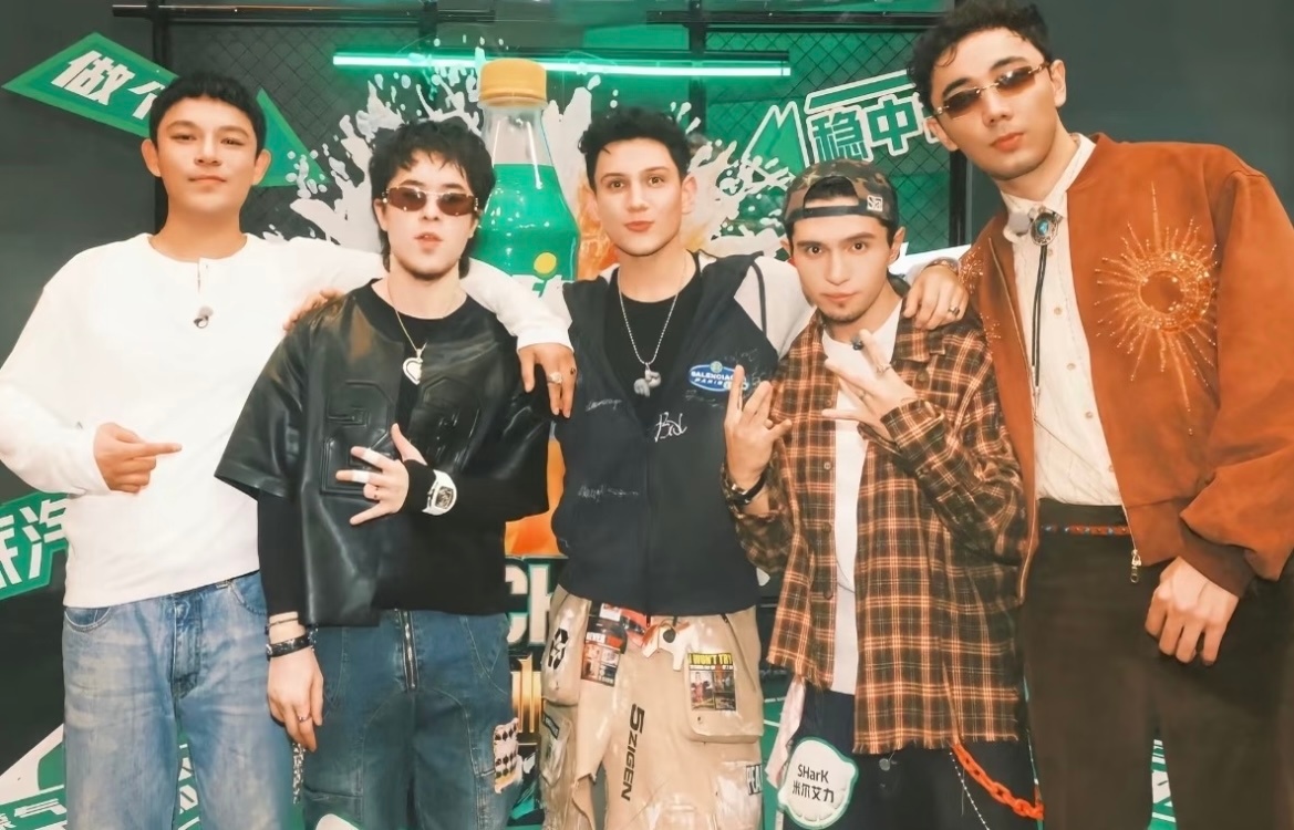 那奇沃夫觉得所有人都不real 组队环节的气氛被那奇沃夫那段话带得有些变化，他说