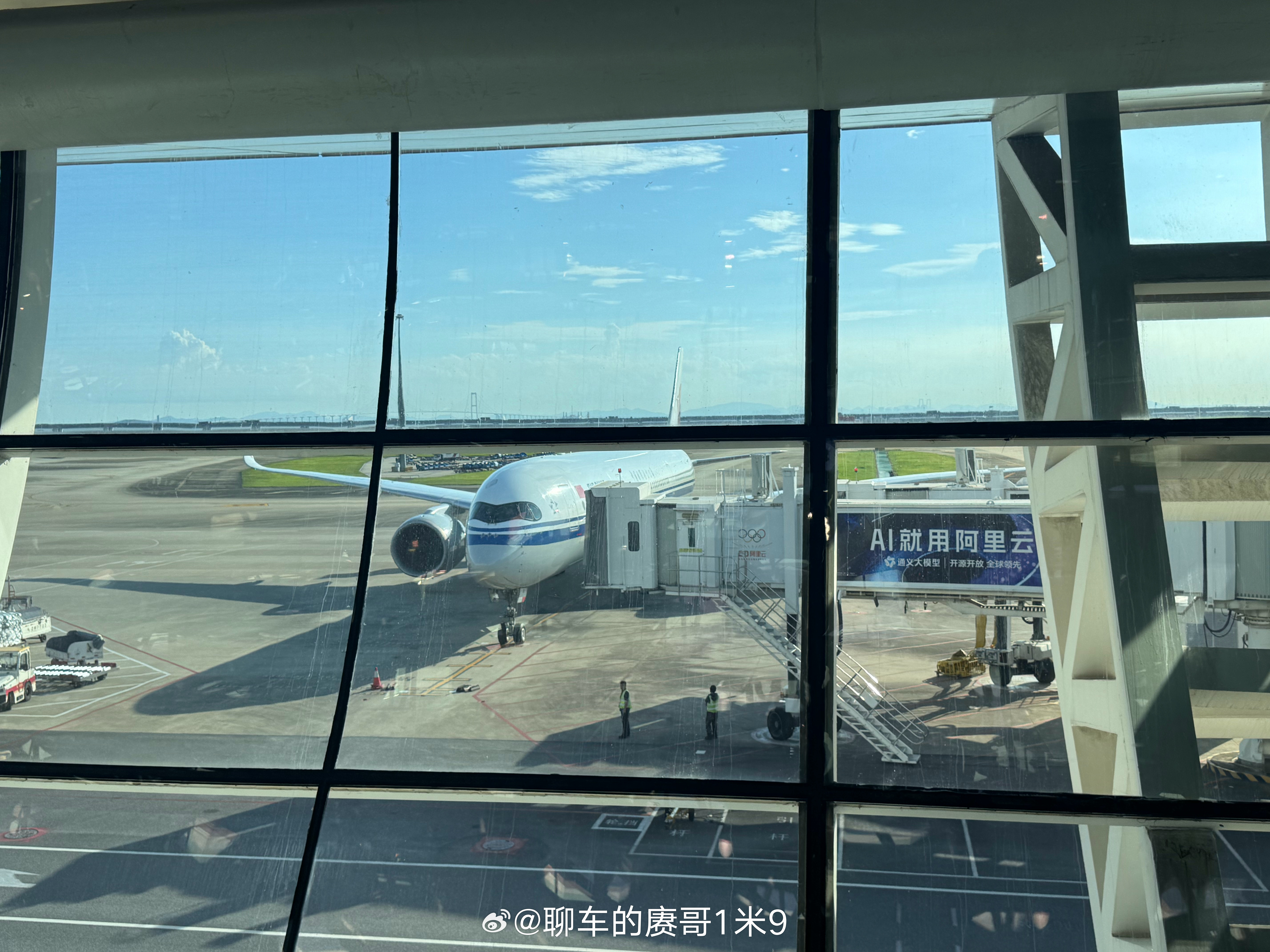 周五晚上回北京人挺多350宽体基本坐满了北京见赓言赓语[超话] ​​​