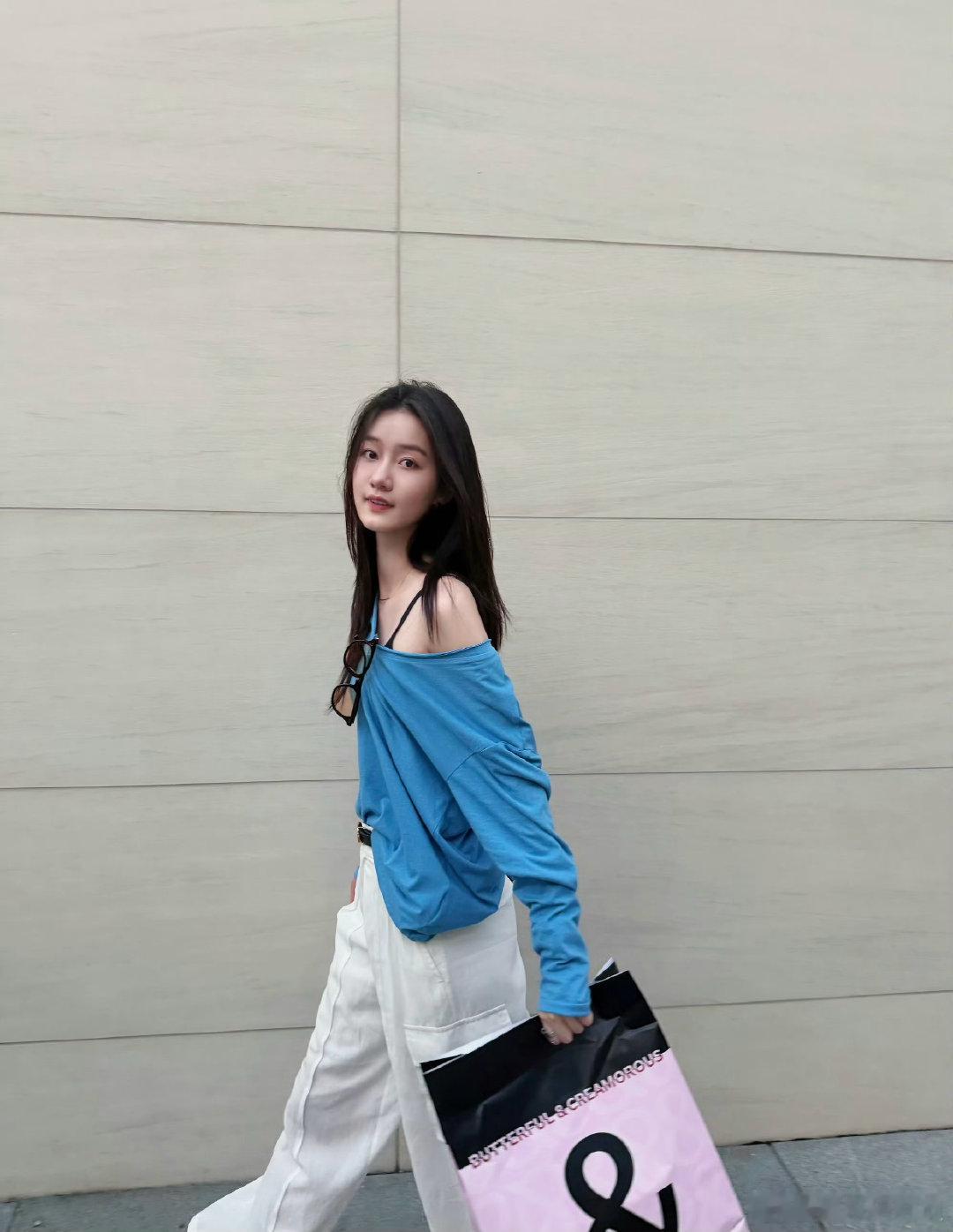 纪姿含温宜公主亮相百花奖 童年荧幕小团子如今长成亭亭玉立的少女，纪姿含亮相百花奖
